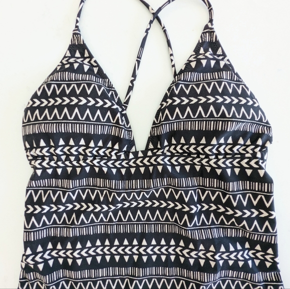 Volcom one piece bathing suit - Picture 6 of 6